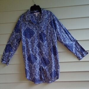 Victoria's Secret Blue‎ and White Pajama Top